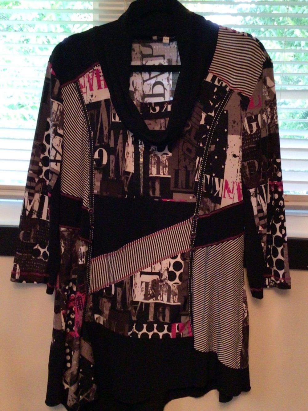 Women Marie Claire size XL fashionable long sleeve tunic in good used condition